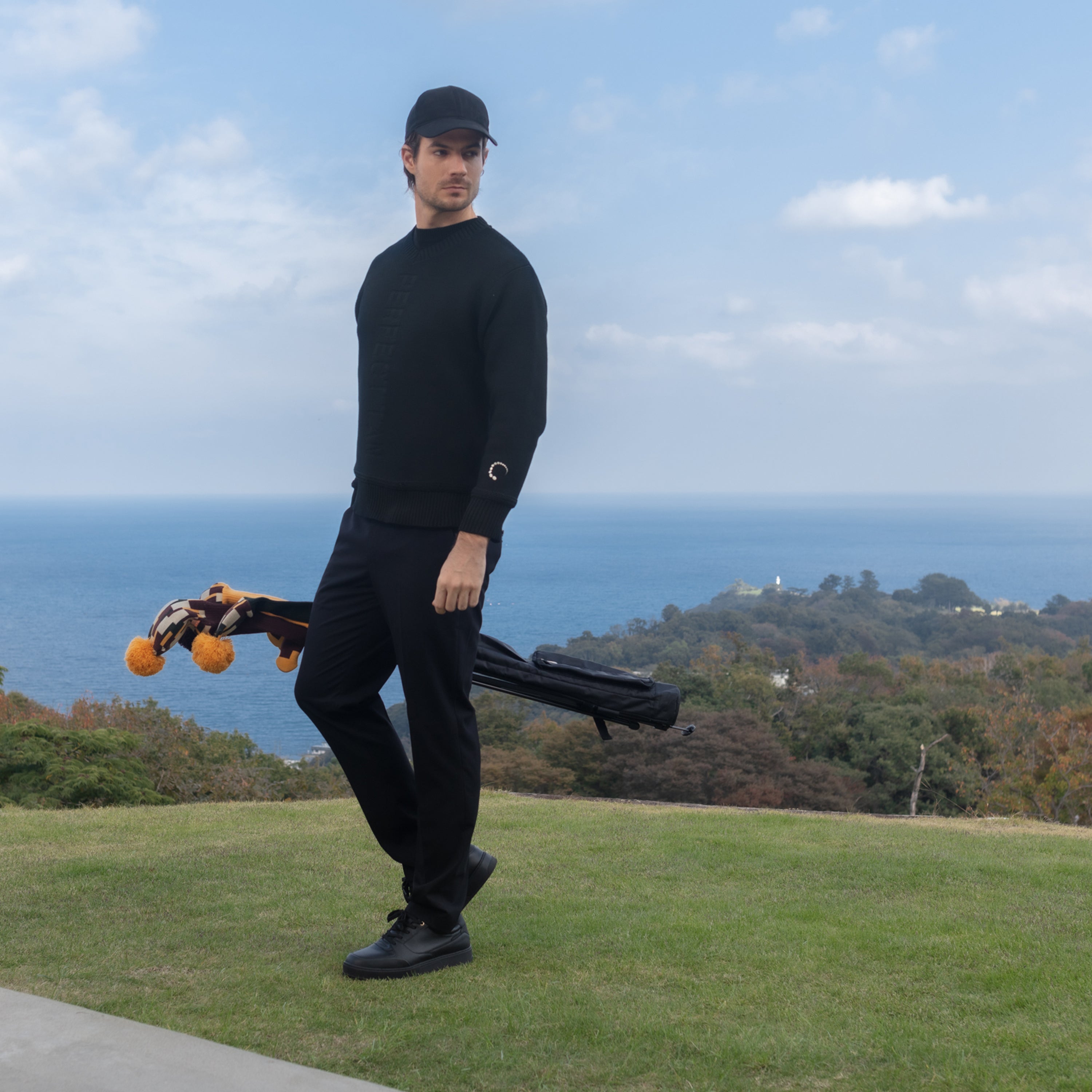 《SALE》FIT TECH 8Gニット 防風トップス〈MENS〉