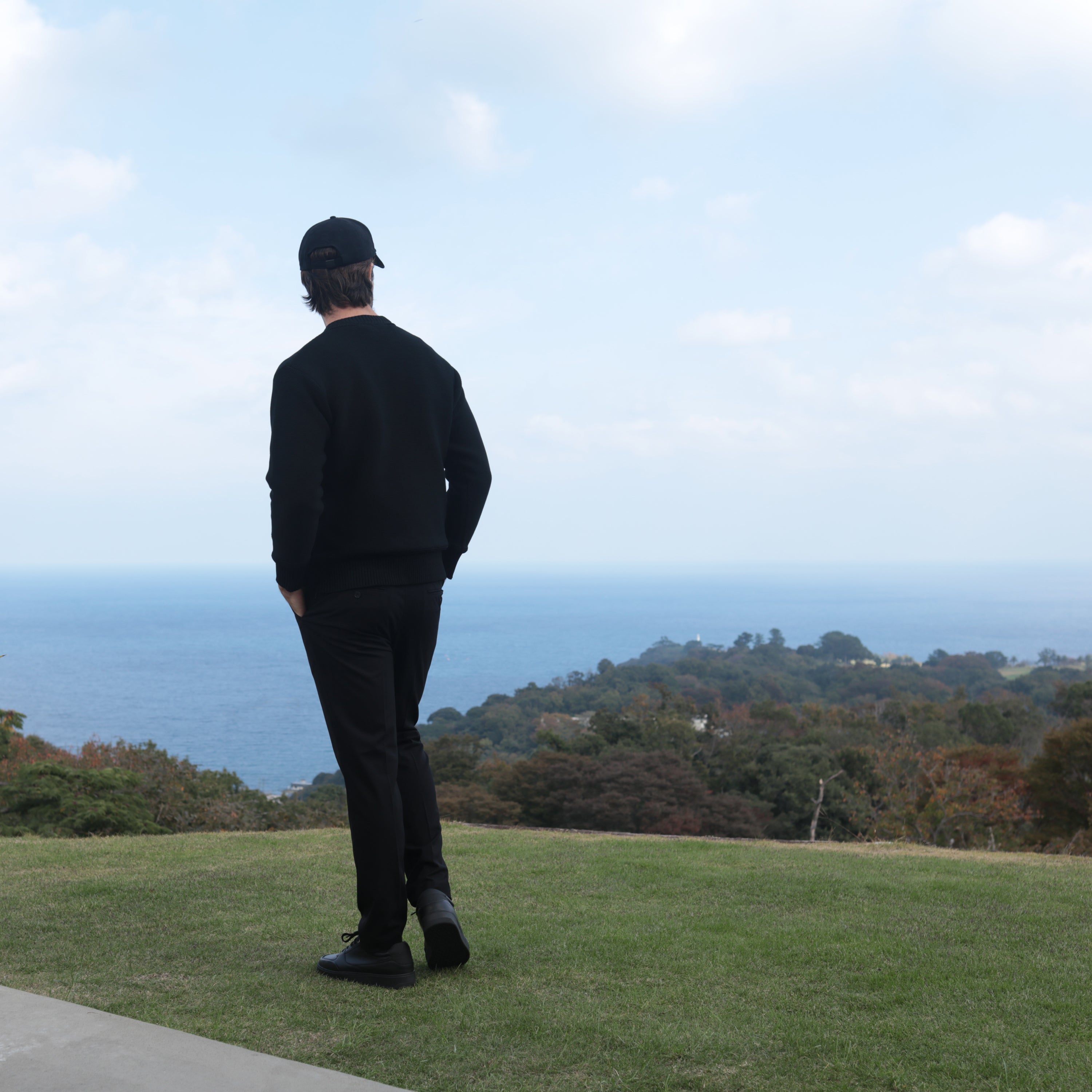 《SALE》FIT TECH 8Gニット 防風トップス〈MENS〉